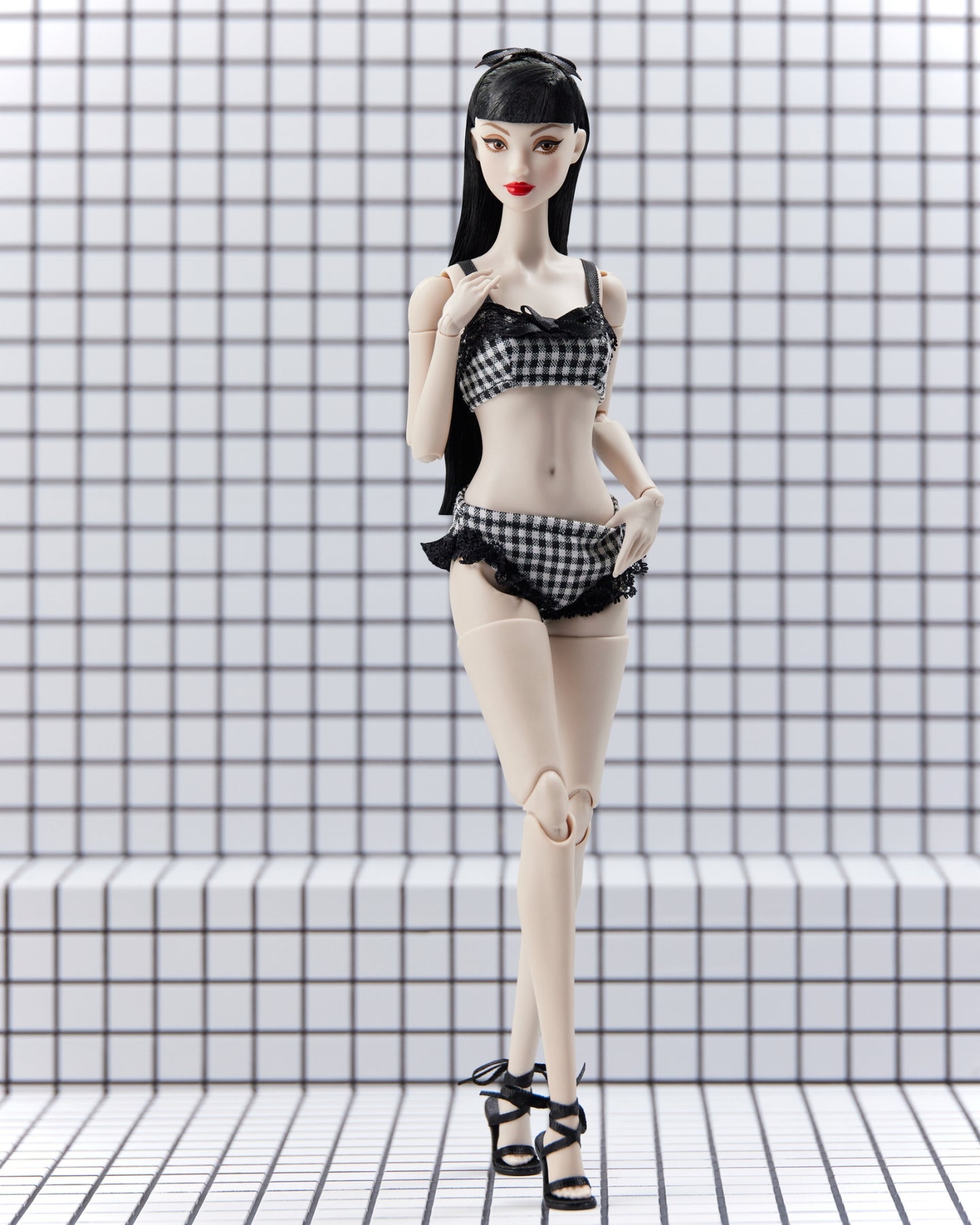 DEFA LUCY PLAY SERIES 1-CHECKMATE! MYSTERY DOLL