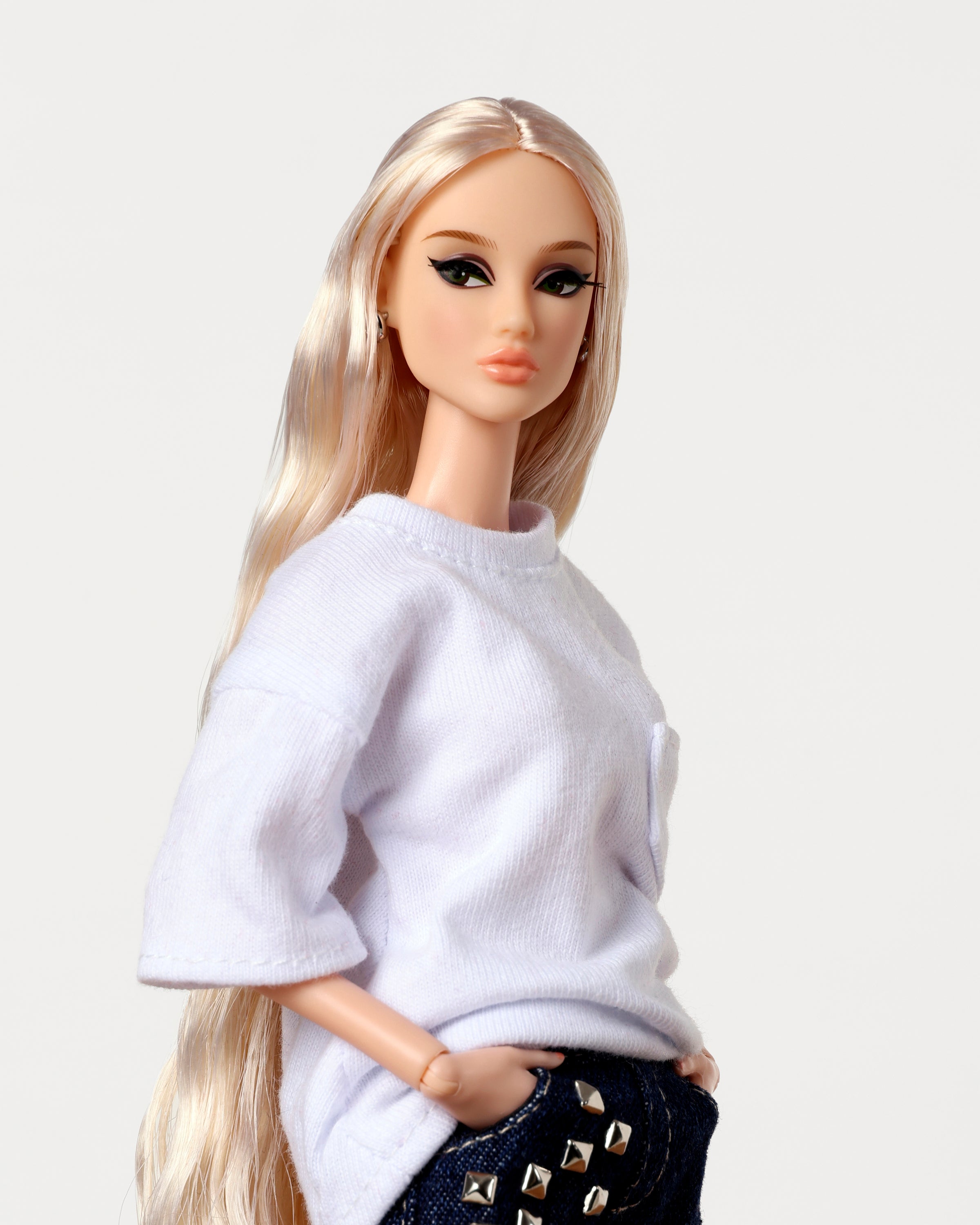 Series 1 ICON Model No. 06 – Defa Lucy Ltd