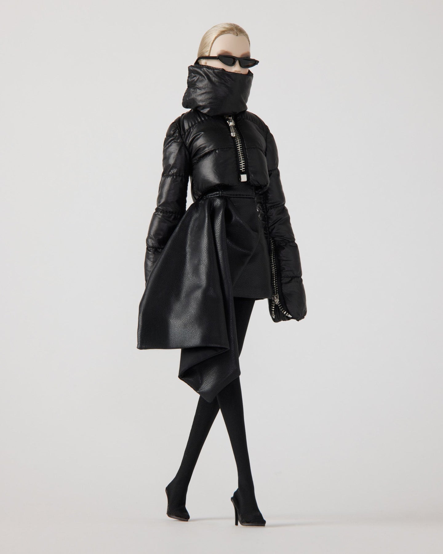 SERIES 2 PARIS Model No. 05