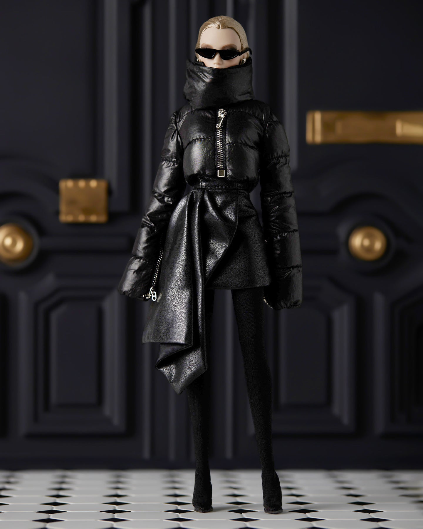 SERIES 2 PARIS Model No. 05