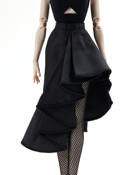 BLACK SCULPTURAL RUFFLE SKIRT